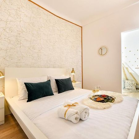Cozy 1Br Escape - Apartment With Charming Balcony Near Universitate Bukareszt Zewnętrze zdjęcie