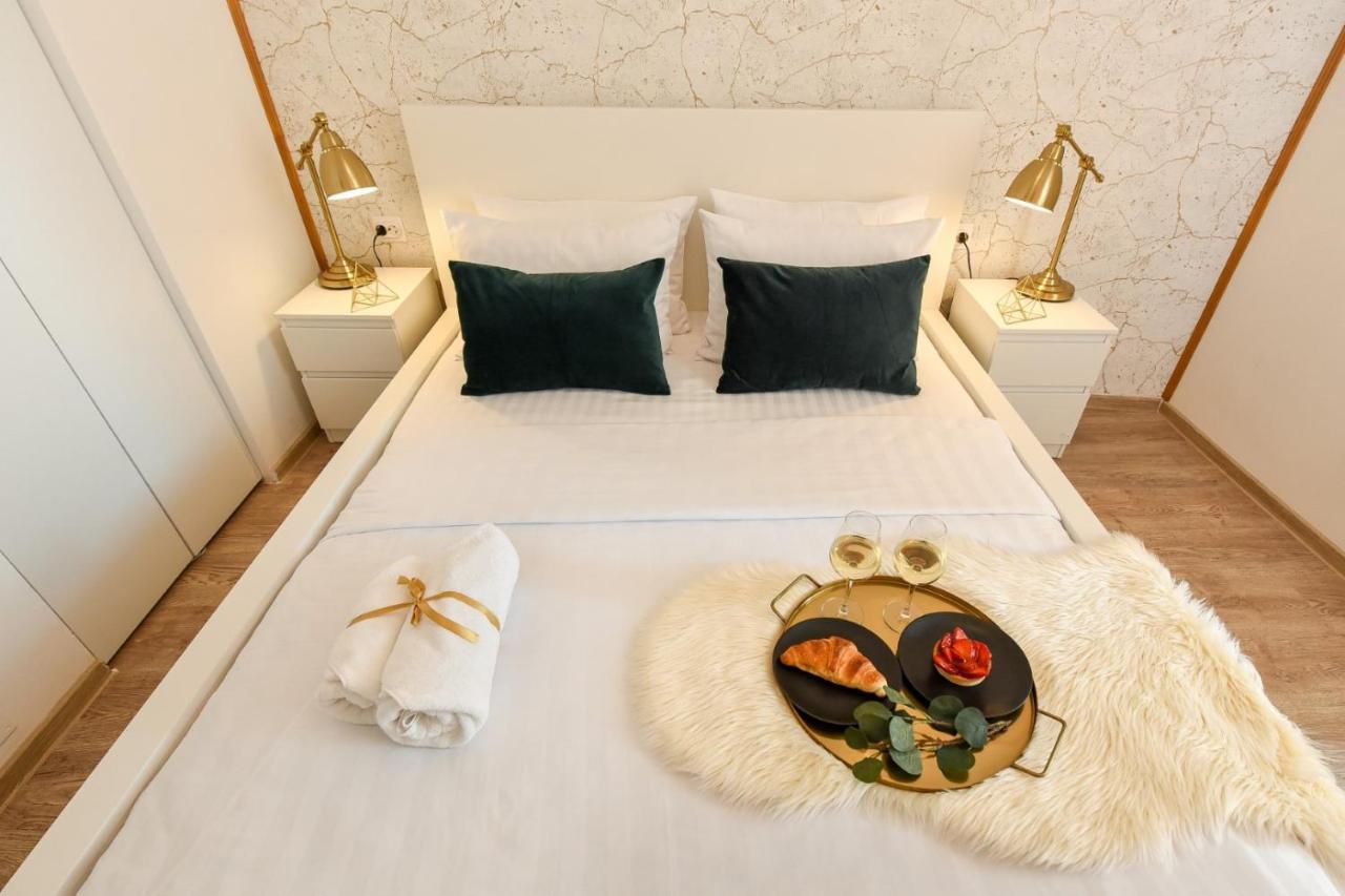 Cozy 1Br Escape - Apartment With Charming Balcony Near Universitate Bukareszt Zewnętrze zdjęcie