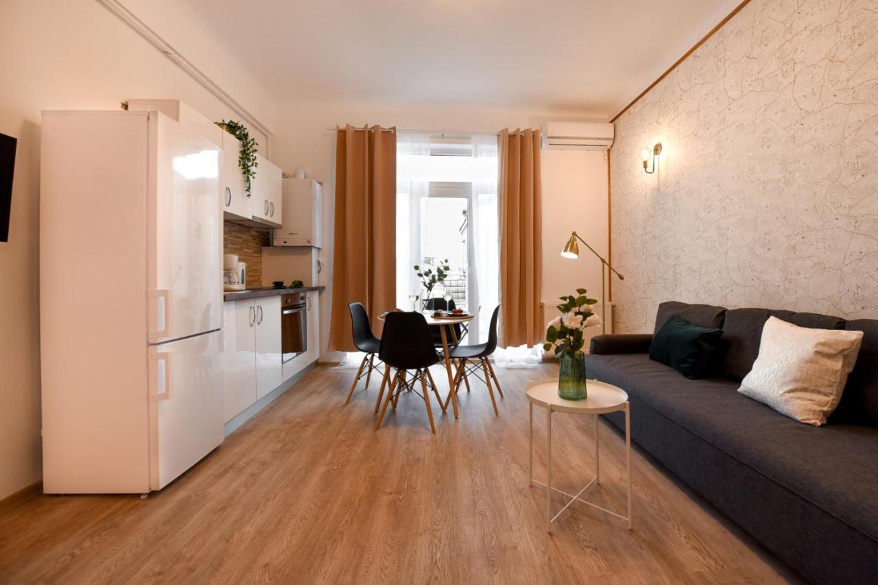 Cozy 1Br Escape - Apartment With Charming Balcony Near Universitate Bukareszt Zewnętrze zdjęcie
