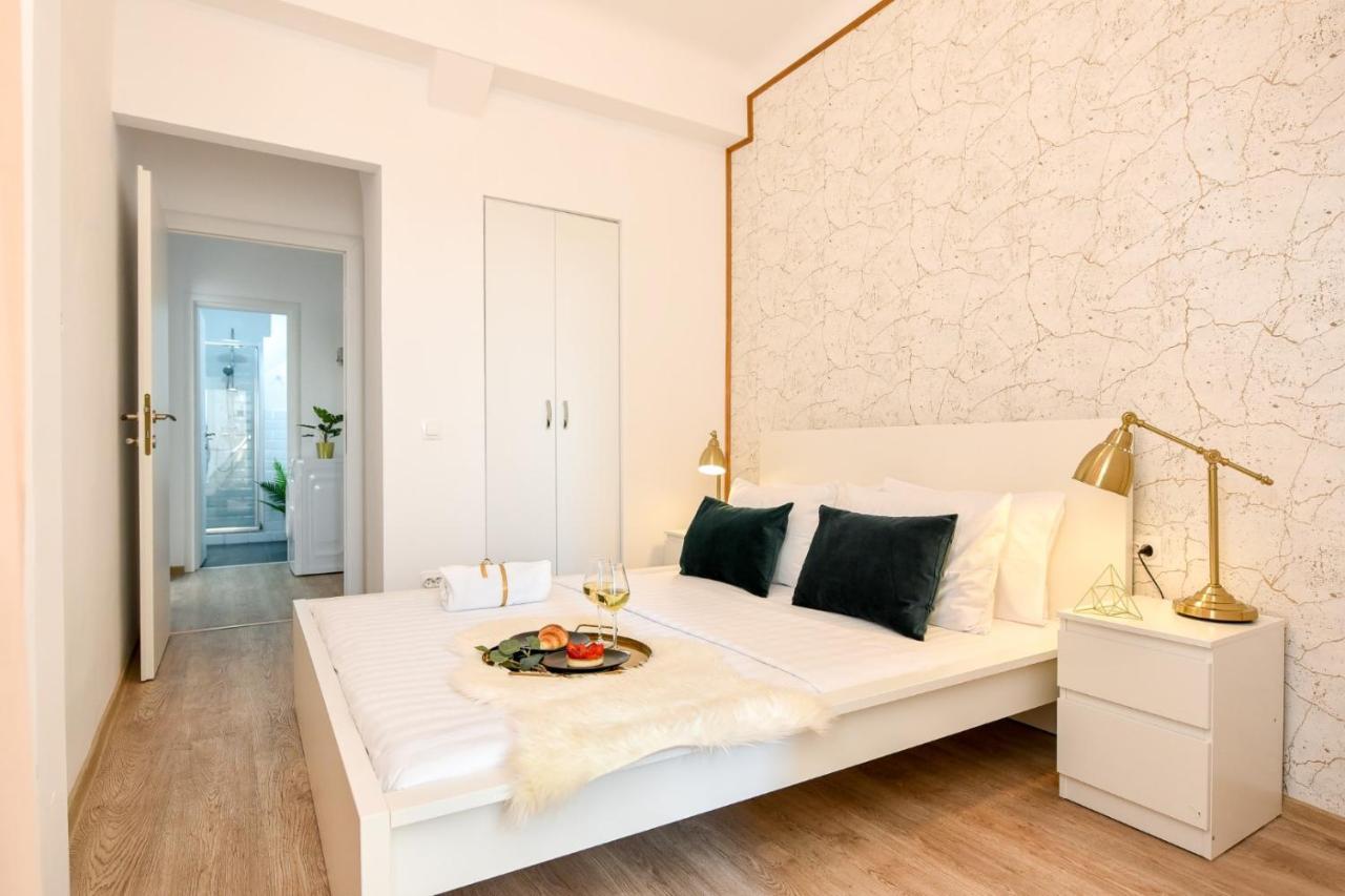 Cozy 1Br Escape - Apartment With Charming Balcony Near Universitate Bukareszt Zewnętrze zdjęcie