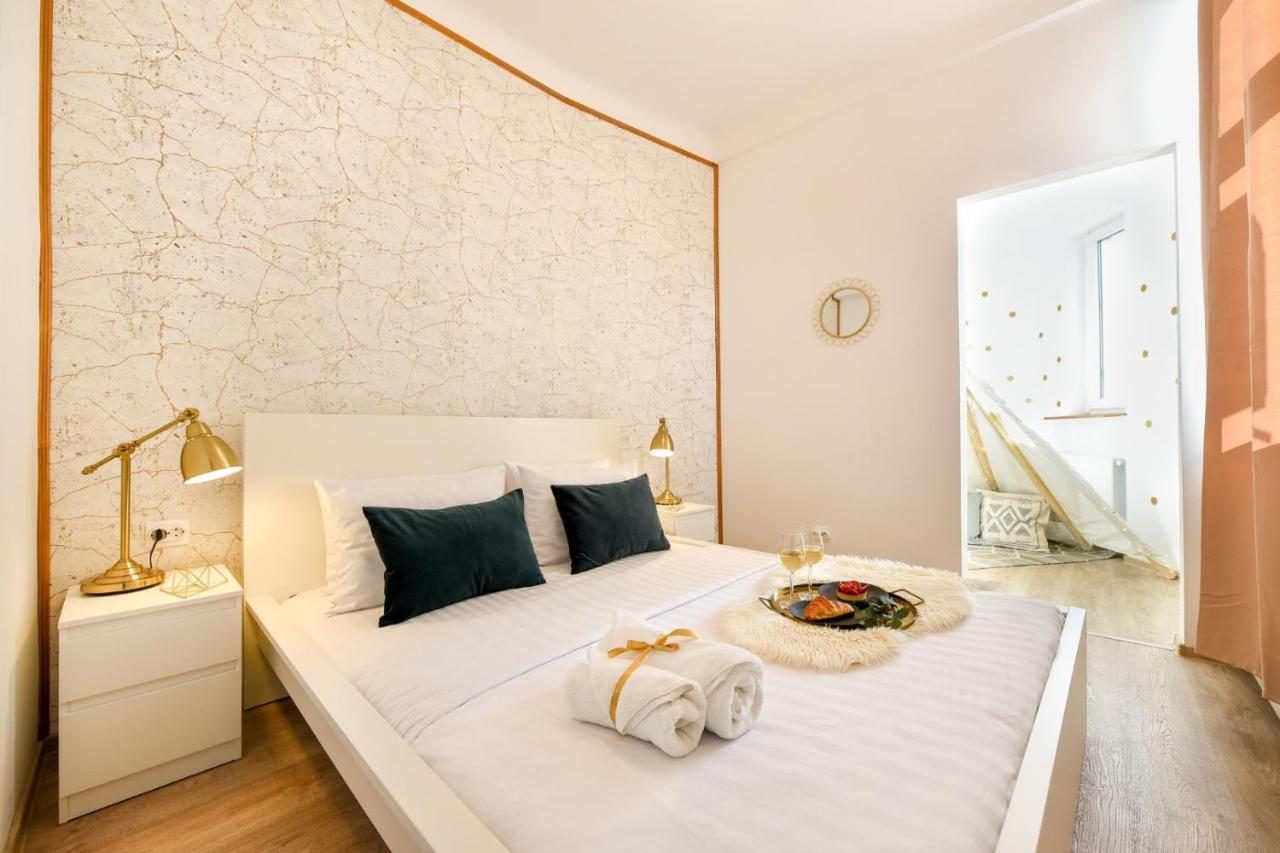 Cozy 1Br Escape - Apartment With Charming Balcony Near Universitate Bukareszt Zewnętrze zdjęcie