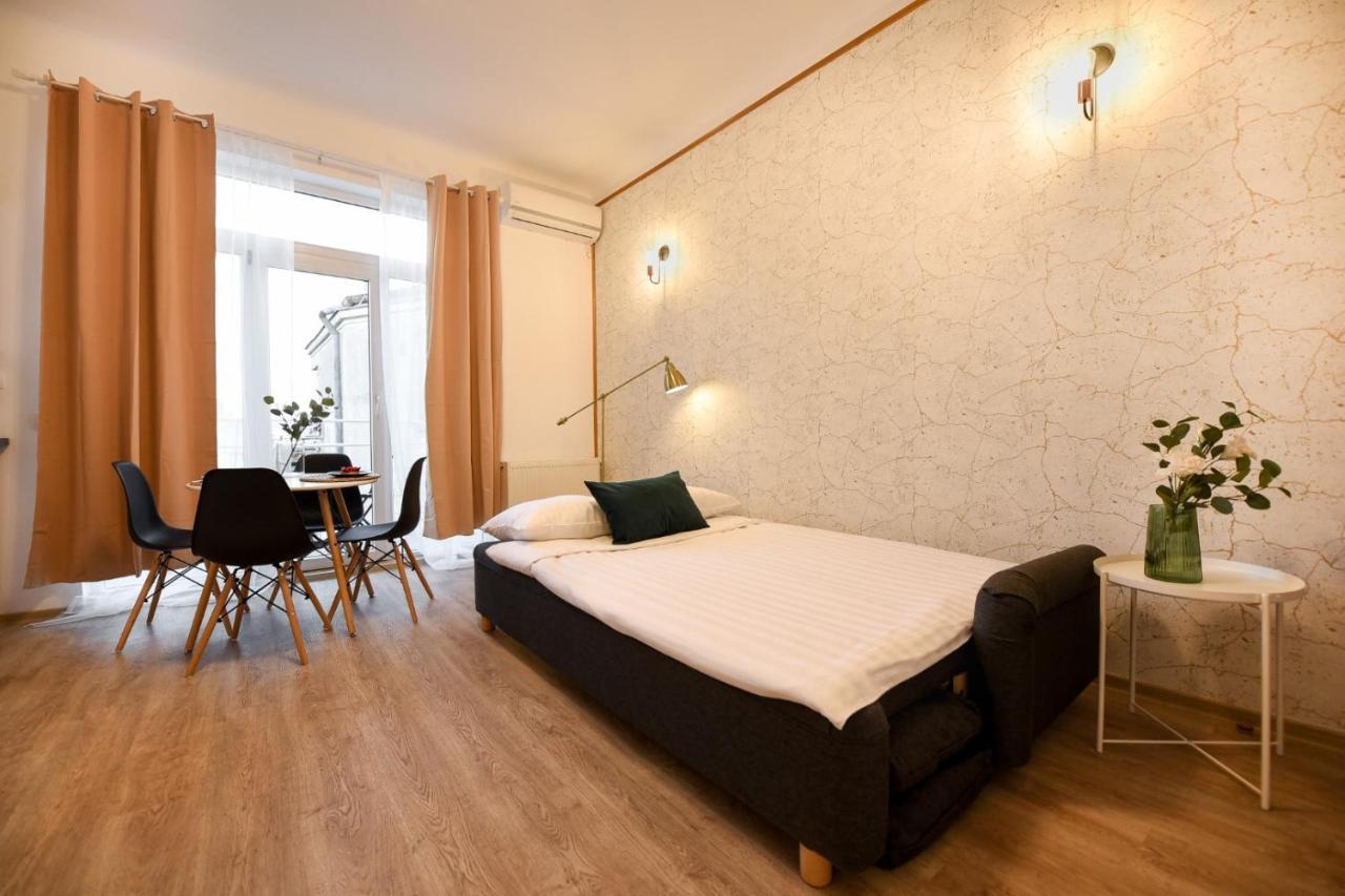 Cozy 1Br Escape - Apartment With Charming Balcony Near Universitate Bukareszt Zewnętrze zdjęcie
