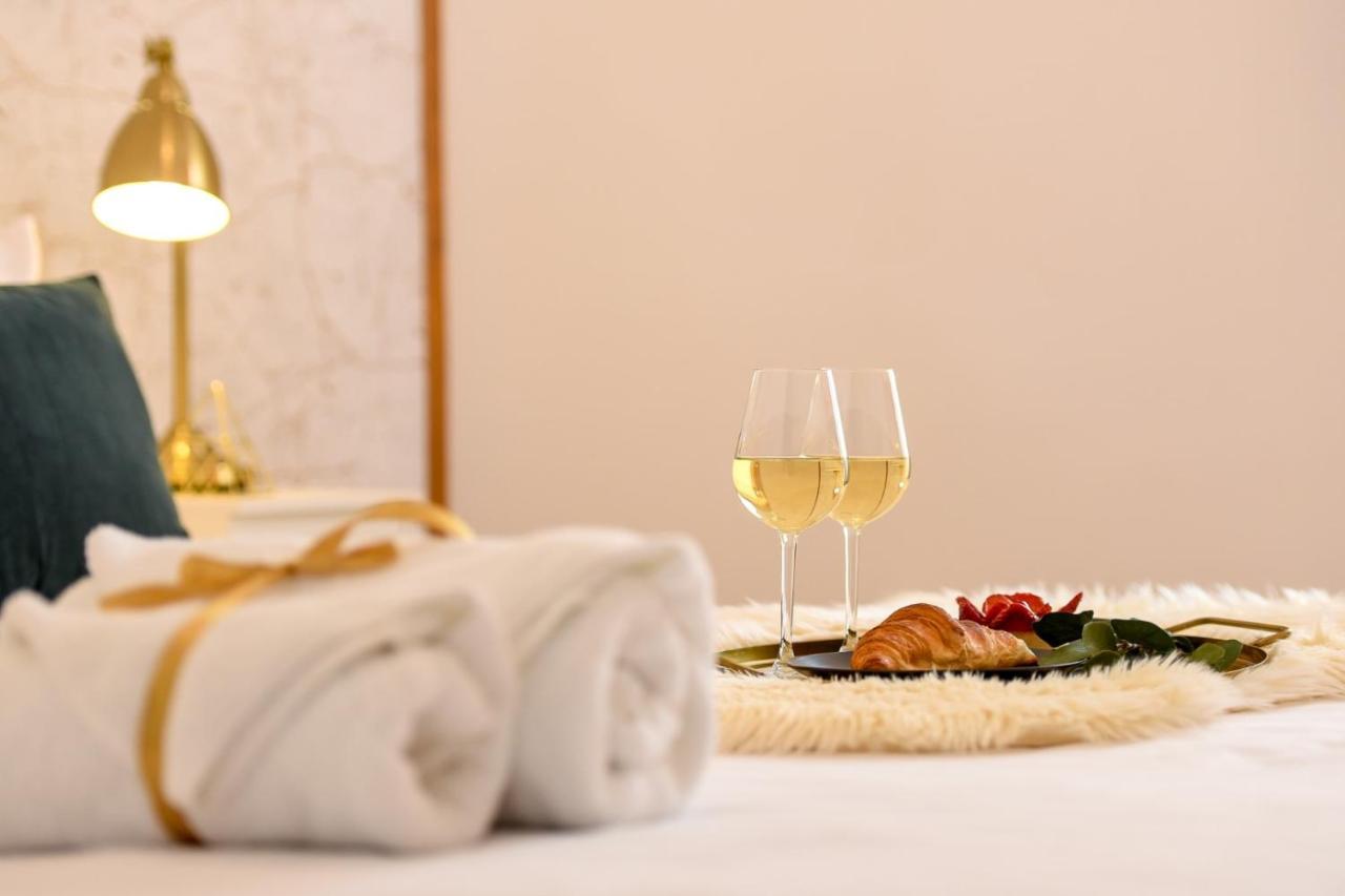Cozy 1Br Escape - Apartment With Charming Balcony Near Universitate Bukareszt Zewnętrze zdjęcie